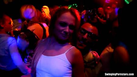 Головокружительная порно вечеринка с очень красивыми девушками