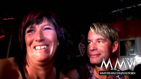 Женщины устроили оргию с накачанными и мужественными клиентами