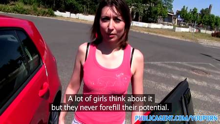 Страстный пикапер занялся в кустах сексом с незнакомкой