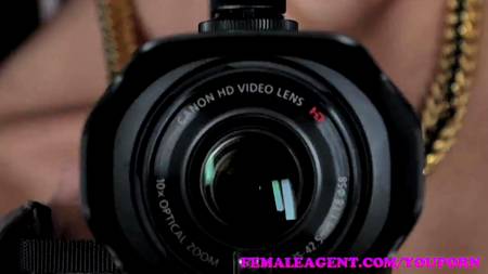 Блондинка соблазнила парня на кастинге