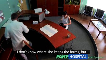 Доктор снял на скрытую камеру интимные отношения с пациенткой