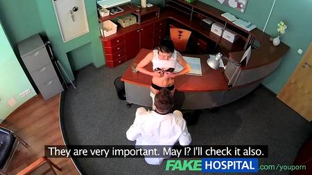 Доктор снял на скрытую камеру интимные отношения с пациенткой