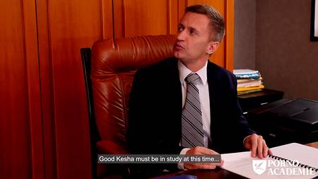 Двое мужчин выебали на работе жопастую секретаршу с узкой щелью