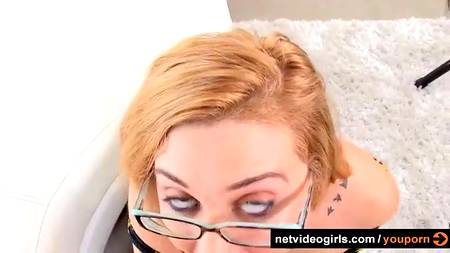 Толстушка с большими дойками переспала с видным бизнесменом