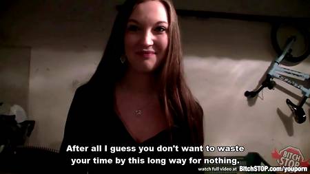 Водитель красиво развел незнакомку на секс