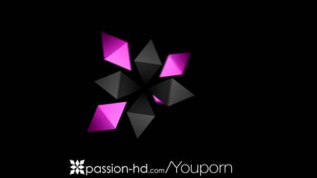 Милый студент пердолит подружку раком