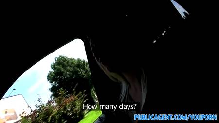 Белобрысая развратница занялась сексом в такси