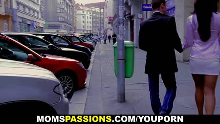 Романтический вечер для девушки окончился жаркой еблей