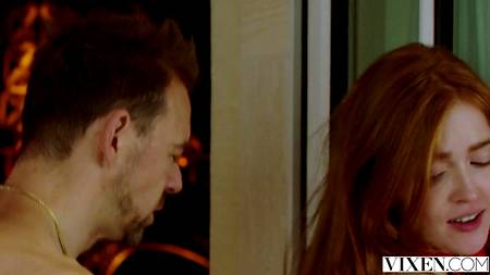 Начальник кончил на язычок оттраханной молодой рыжей девице