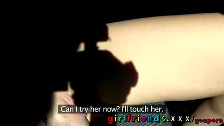 Две подружки сняли видео домашнего секса в спальне