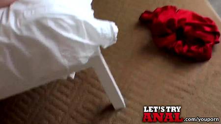 Блондинка способна долго впускать член в задний проход