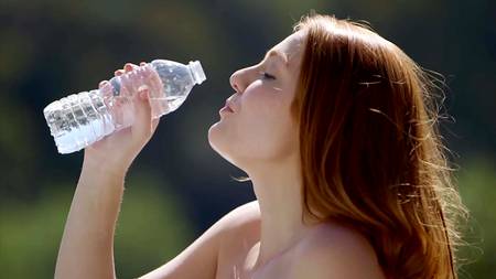 Чернокожий самец раскрепощенно поимел подругу в очко