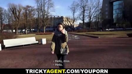 Брюнетка на кастинге снялась в очень откровенном фильме