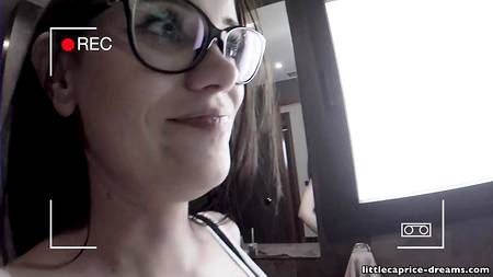 Красивое лесбийское порно у бассейна с худенькими девушками