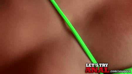 Красивая студентка снимает с бойфрендом любительское видео