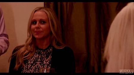 Грудастая милфа наслаждается большим членом мускулистого негра