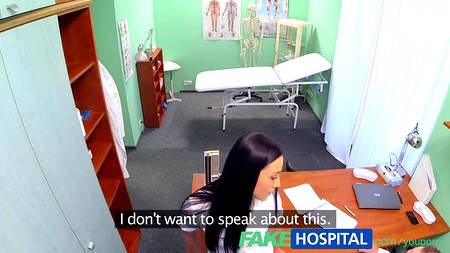 Большой член доктора побывал в ротике и влагалище пациентки