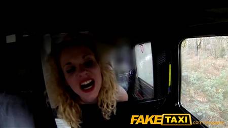 Водитель такси жестко выебал в анал свою пассажирку