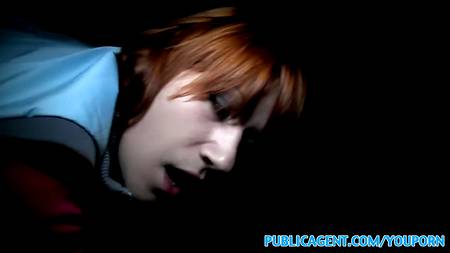 Рыжая красотка в восторге от толстого пениса пикапера