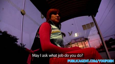 Рыжая красотка в восторге от толстого пениса пикапера