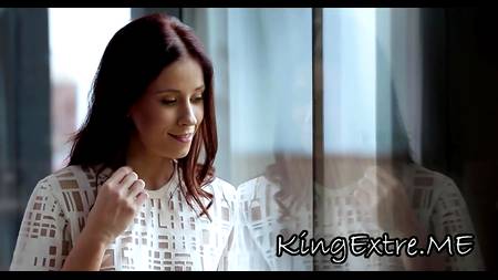 Возбужденная фетишом пара наслаждается приятными моментами секса