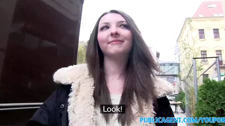 Большой член пикапера наполняет ротик студентки спермаком