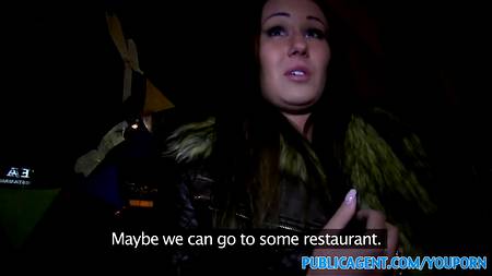 Хуястый турист с желанием знакомится и трахается с незнакомкой