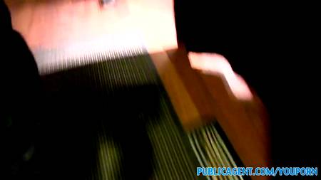 Хуястый турист с желанием знакомится и трахается с незнакомкой