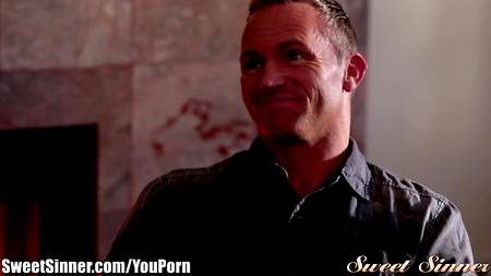 Преподаватель трахает рыженькую девчонку