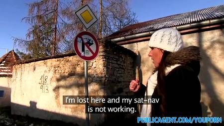 Девушка отдалась в автомобиле незнакомому самцу