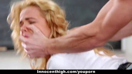 Поставленная раком студентка отдалась похотливому преподавателю