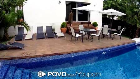 Садовник довел до оргазма сексуальную хозяйку дома