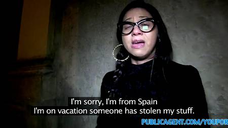 Ухажер привел к себе домой страстную испанскую девушку