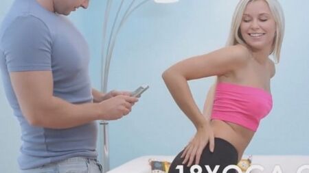 Классный секс с молоденькой блондинкой Lola Myluv