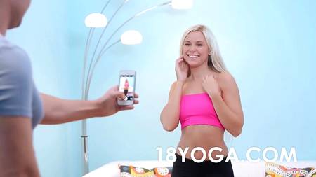 Классный секс с молоденькой блондинкой Lola Myluv