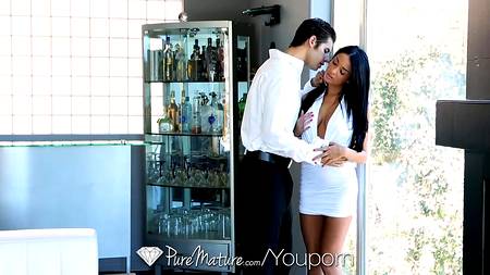 Красивое порно с очаровательной Anissa Kate