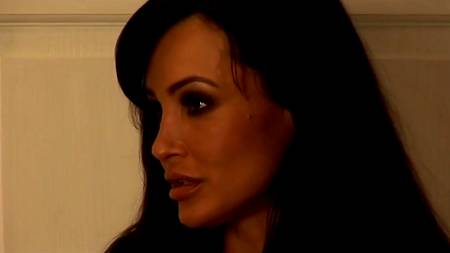 Накачанный пацан страстно ебет барышню после кунилингуса