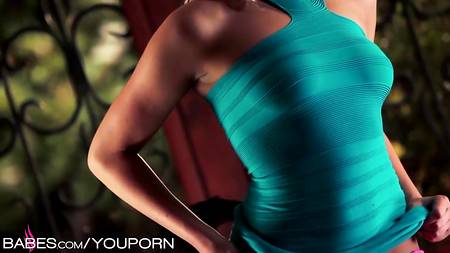 Роскошная блондинка Mia Malkova воплощает желания любимого в реальность