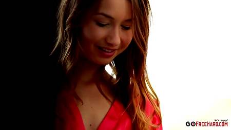 Красиво трахнул свою девушку на кухонном столе