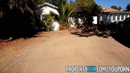 Фантастический секс на работе с роскошной девушкой