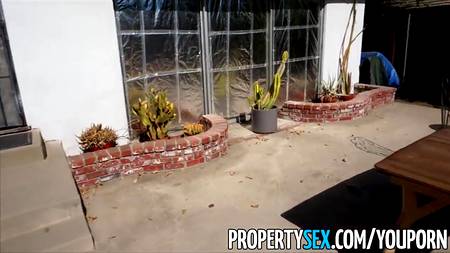 Фантастический секс на работе с роскошной девушкой