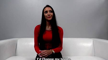 Высокая худышка стонет от секса на кастинге