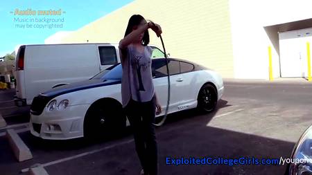 Бойфренд заполнил влагалище любимой густой порцией спермы