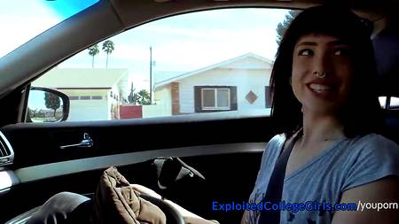 Бойфренд заполнил влагалище любимой густой порцией спермы