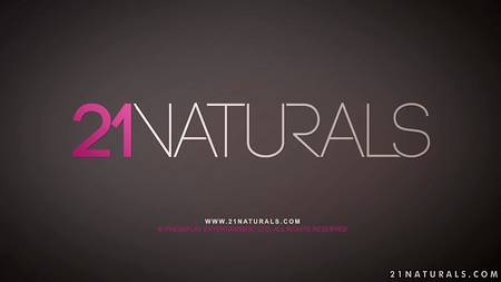 Худенькая студентка согласилась отдаться милому курьру