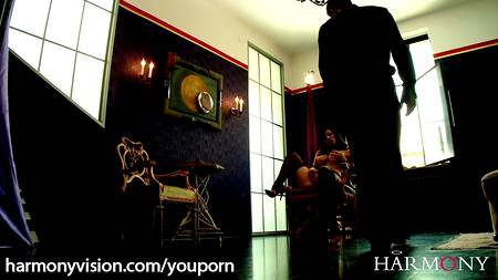 Aletta Ocean булует фанатов обалденным порно