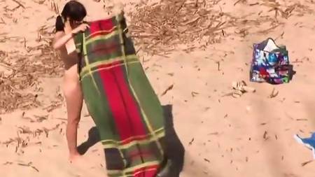 Застукали пару на пляже