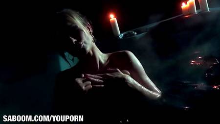 После ванны захотела попрыгать на фаллосе