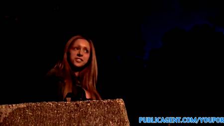 Годная крошка для секса в кустах