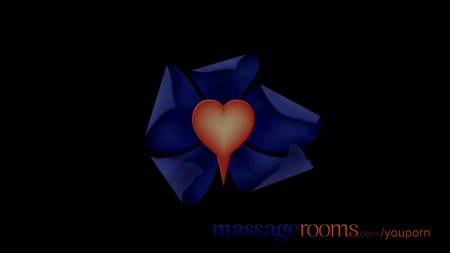 Грудастая массажистка соблазнила клиента